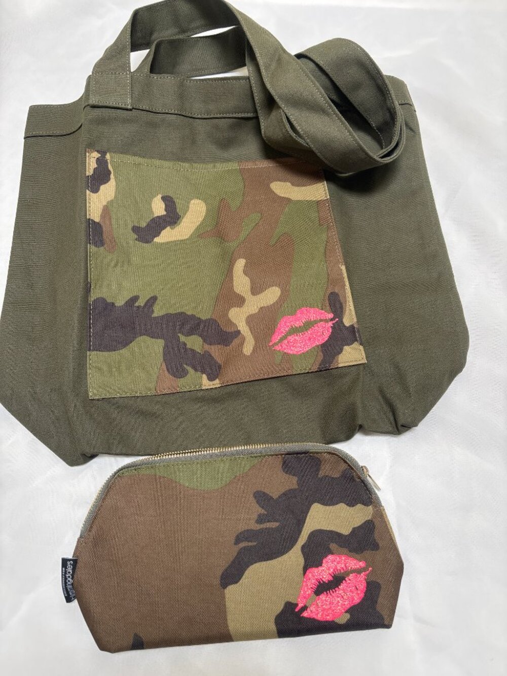 Bloomingdales Camo Camouflage Glitter Lips Canvas Tote Bag & Cosmetic Makeup Bag